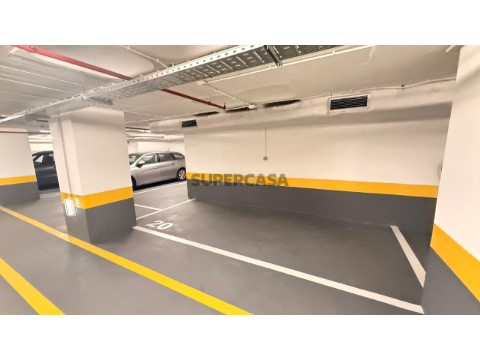 Garage in Arroios, Lisboa