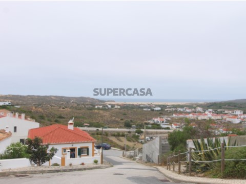 Moradia com Vista Panorâmica na Carrapateira - Ideal para Habitação ou Rentabilização