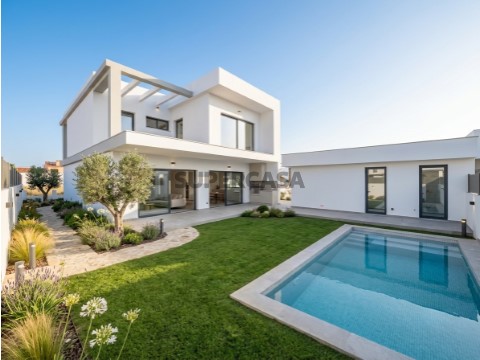 Moradia T4 Nova C/ Piscina - Azeitão
