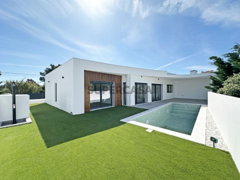 Moradia T3 Nova C/ Piscina - Azeitão