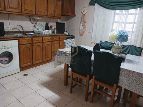 Appartement 3 Chambres au Viseu, Viseu