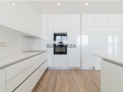Apartamento- T4 -com 3 Suites- Almada - Setúbal-Home-Tailors-Business