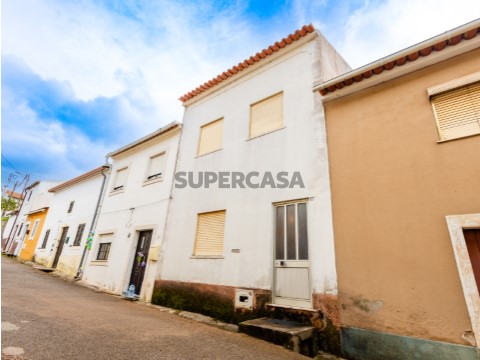 Moradia T3 na Rua da Enchida, Abrunheira, Verride e Vila Nova da Barca