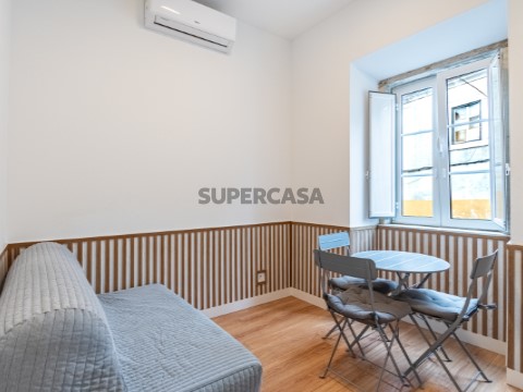 Apartamento T1 na Rua do Jardim Botânico, Ajuda