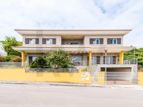 Moradia T5 em Barcarena, Oeiras