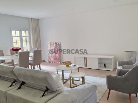 Apartamento T3 em Águas Livres, Amadora