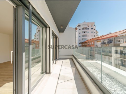Apartamento T4 em Almada, Cova da Piedade, Pragal e Cacilhas, Almada