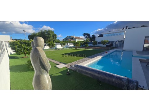 Moradia T3 em Azeitão (São Lourenço e São Simão), Setúbal