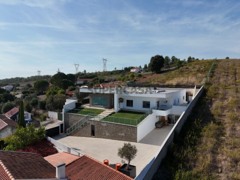 Moradia T4 em Carvoeira e Carmões, Torres Vedras