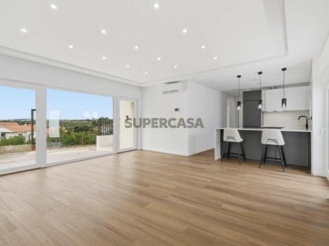 Moradia T3 em União Freguesias Santa Maria, São Pedro e Matacães, Torres Vedras