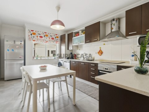 Apartamento T3 em Aldeia Galega da Merceana e Aldeia Gavinha, Alenquer