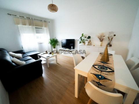 Apartamento T2 em Cacém e São Marcos, Sintra