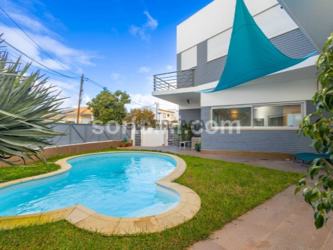 Moradia Isolada T5 em Alvor, Portimão