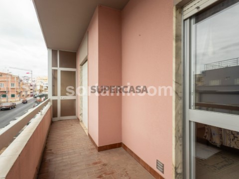 Apartamento T2 em Faro (Sé e São Pedro), Faro