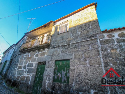 Moradia em Banda T0 em Rio de Loba, Viseu