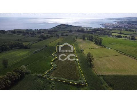 Terreno em Santa Cruz, Lagoa (São Miguel)