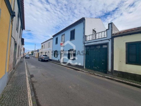 Moradia T6 em Rabo de Peixe, Ribeira Grande