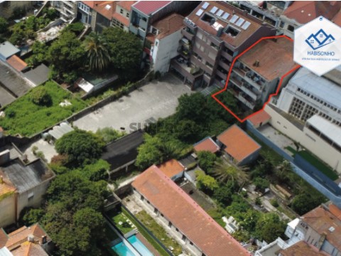 Prédio Zona ARU | Centro | Porto