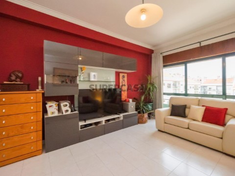 Apartamento T2 em Cacém e São Marcos, Sintra