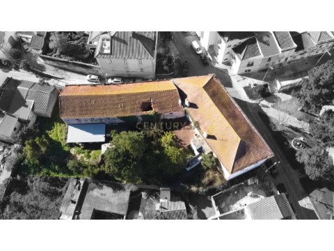Prédio em Bucelas, Loures