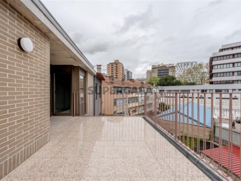 Terraço Padre Cruz 64
