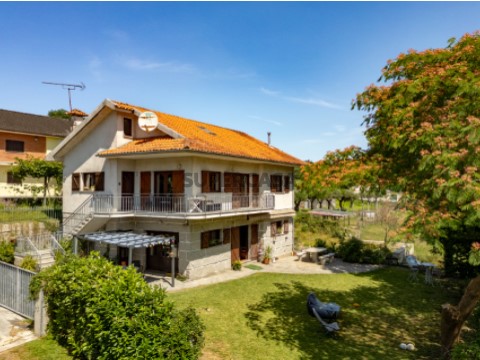Moradia T5 Triplex em Prozelo, Arcos de Valdevez