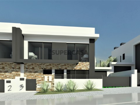 Moradia T4 Duplex na Sobreda - Modelo Chave na mão