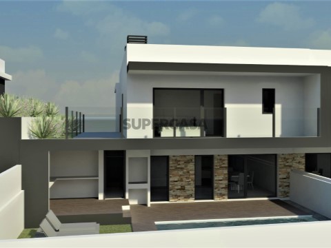 Moradia T4 Duplex na Sobreda - Modelo Chave na mão