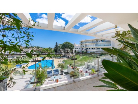 Moradia T4 em Albufeira e Olhos de Água, Albufeira