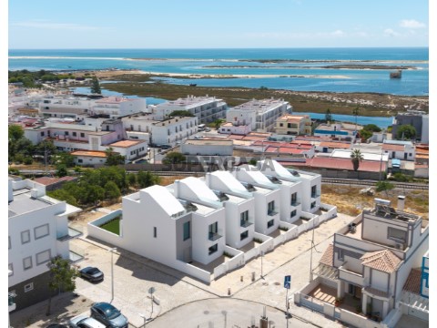 Moradia T4 em Moncarapacho, Olhão