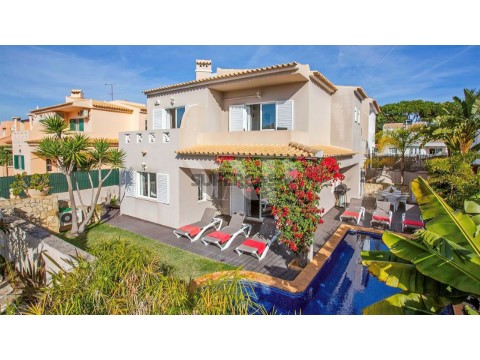 Moradia T3 em Quarteira, Loulé