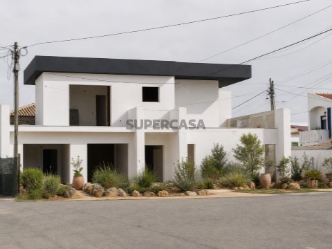 Moradia T3 em Largo Central, Estômbar e Parchal