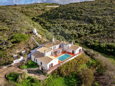 Moradia T8 em Vila do Bispo e Raposeira, Vila do Bispo