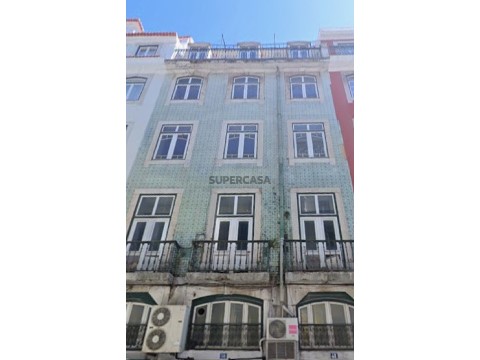 Prédio para Recuperar com 750m2 em Lisboa