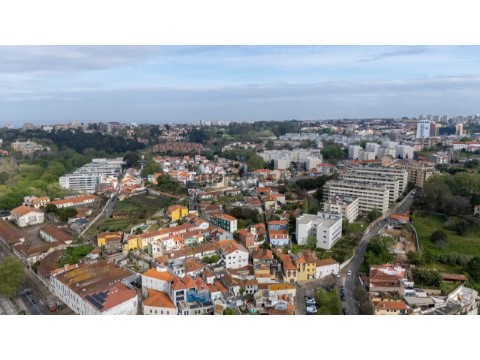 Moradia T4 em Lordelo do Ouro e Massarelos, Porto