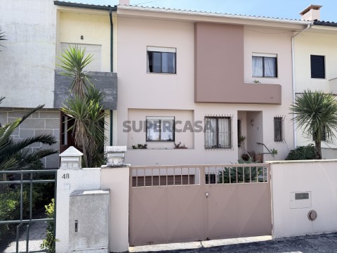 Moradia T3 Triplex na Rua da Robaleira, Marinhas