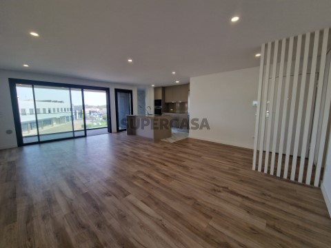 Apartamento T2 em Santa Maria da Feira, Travanca, Sanfins e Espargo, Santa Maria da Feira