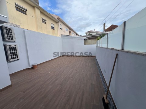 Andar de Moradia T3 em Espinho, Espinho