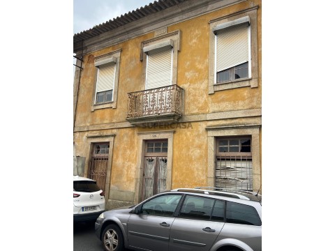 Moradia T3 em Nogueira da Regedoura, Santa Maria da Feira