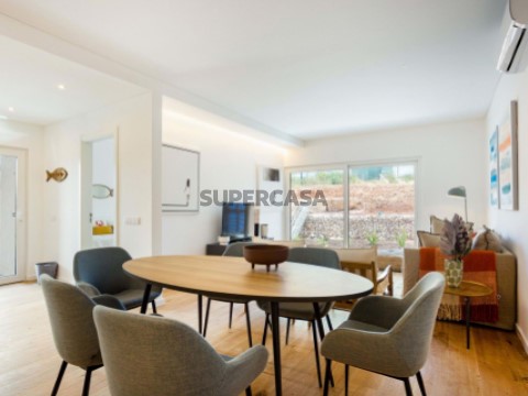 Apartamento T1+2 em Urbanização Colina da Lapa, Estômbar e Parchal