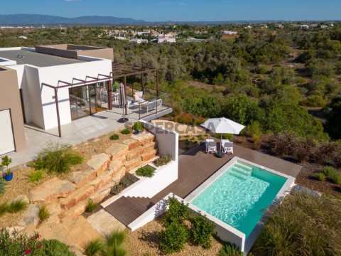 Moradia T3 em Valley Nature Resort, Estômbar e Parchal