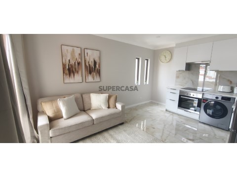 Apartamento T2 na Rua Teixeira de Pascoais, Albufeira e Olhos de Água