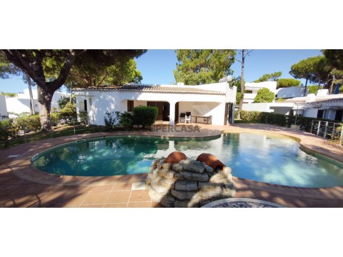 Moradia T3 em Aldeamento Balaia Golf Village, Albufeira e Olhos de Água