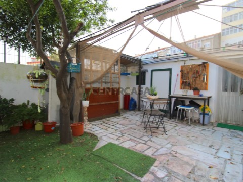 Apartamento T3 em Amora, Seixal