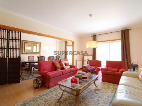 Apartamento T4 em Santo Onofre e Serra do Bouro, Caldas da Rainha