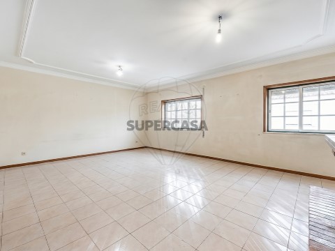 Apartamento T3 em São Vicente, Braga com Vídeo