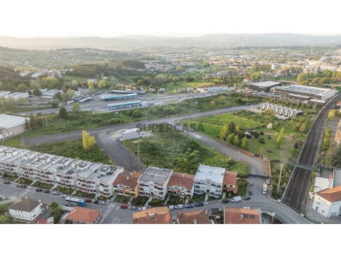 Terreno em Maximinos, Sé e Cividade, Braga com Vídeo