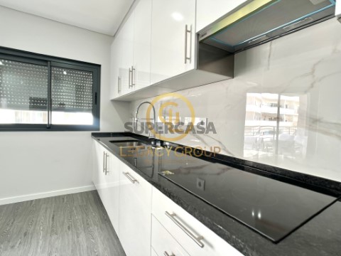 Apartamento T3 em Quelfes, Olhão