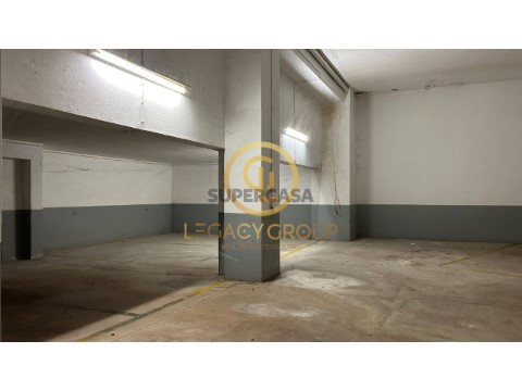 Garagem em Lagoa e Carvoeiro, Lagoa
