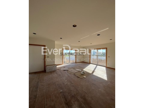 House 4 bedrooms Duplex in Bustos, Troviscal e Mamarrosa, Oliveira do Bairro